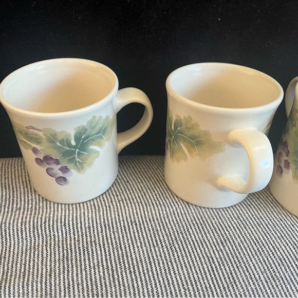 Set of 4 Pfaltzgraff JAMBERRY Coffee Mugs Ceramic Cups - Picture 7 of 10